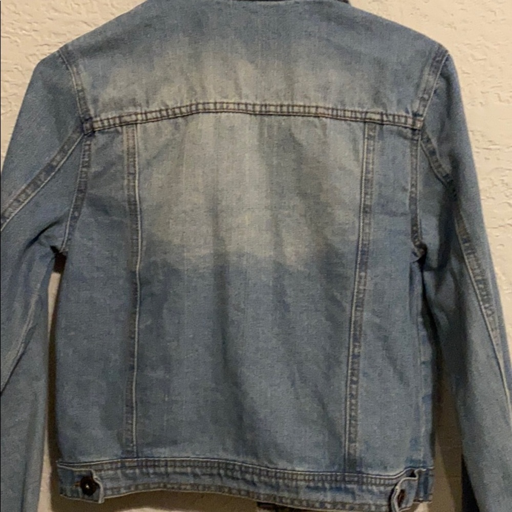 Distressed jean jacket - Picture 6 of 6